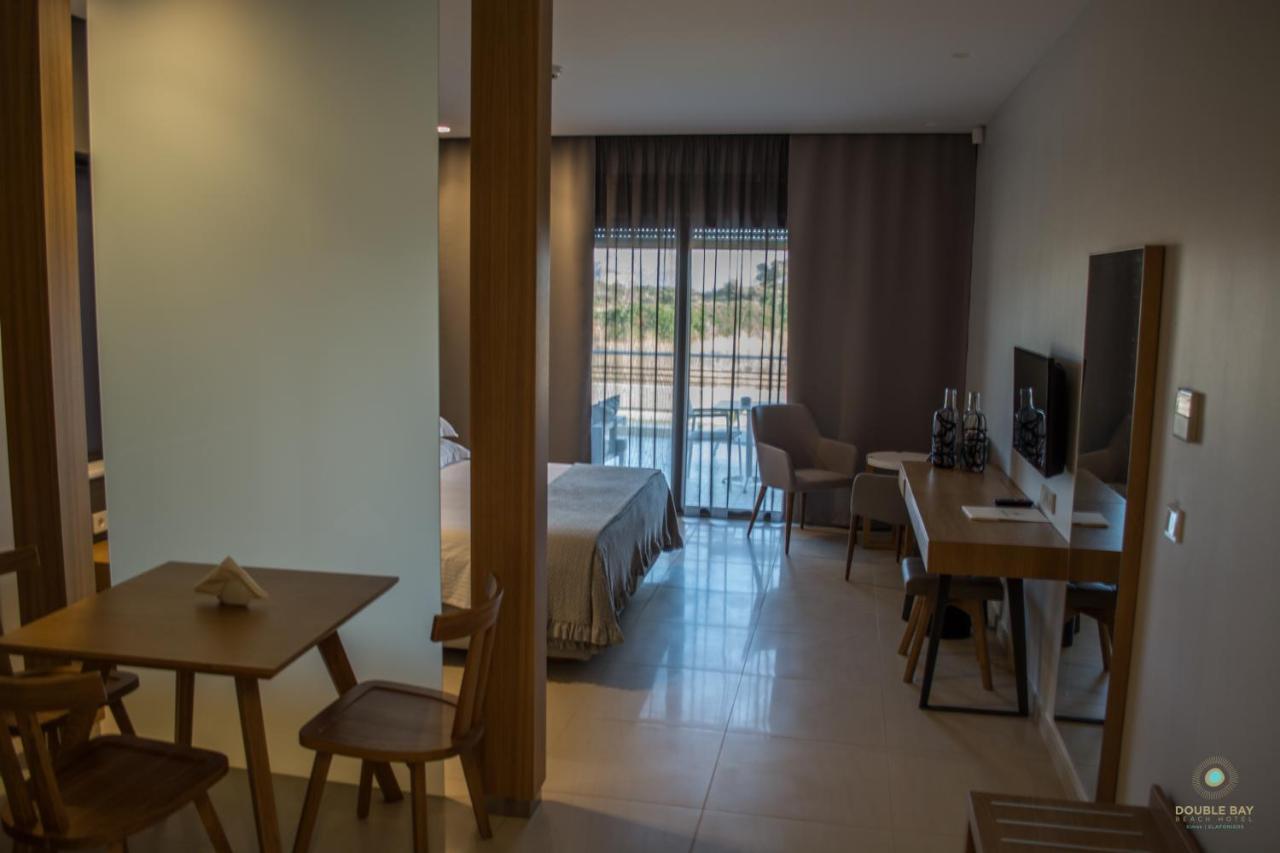Double Bay Beach Hotel Elafonissos Exteriör bild
